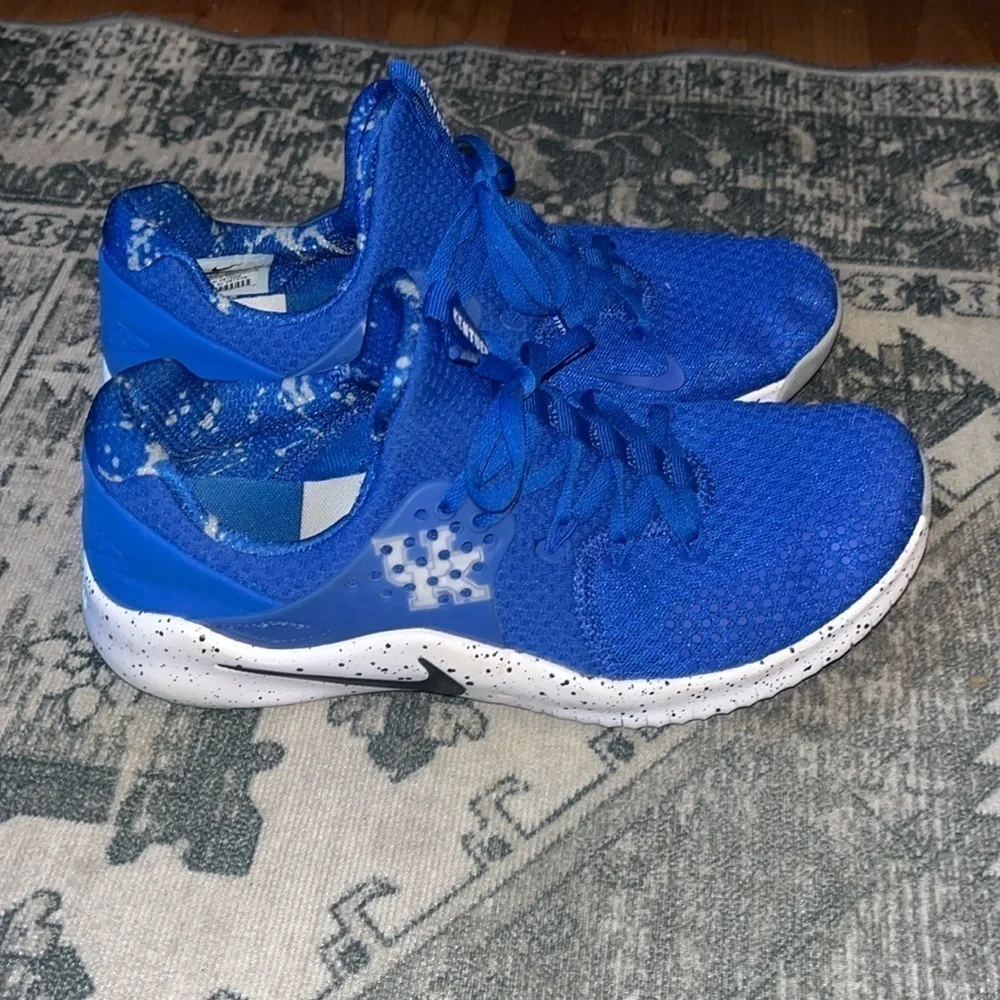 Nike men’s Nylite Bold Iii Perforated Platform Sneakers size 7.5